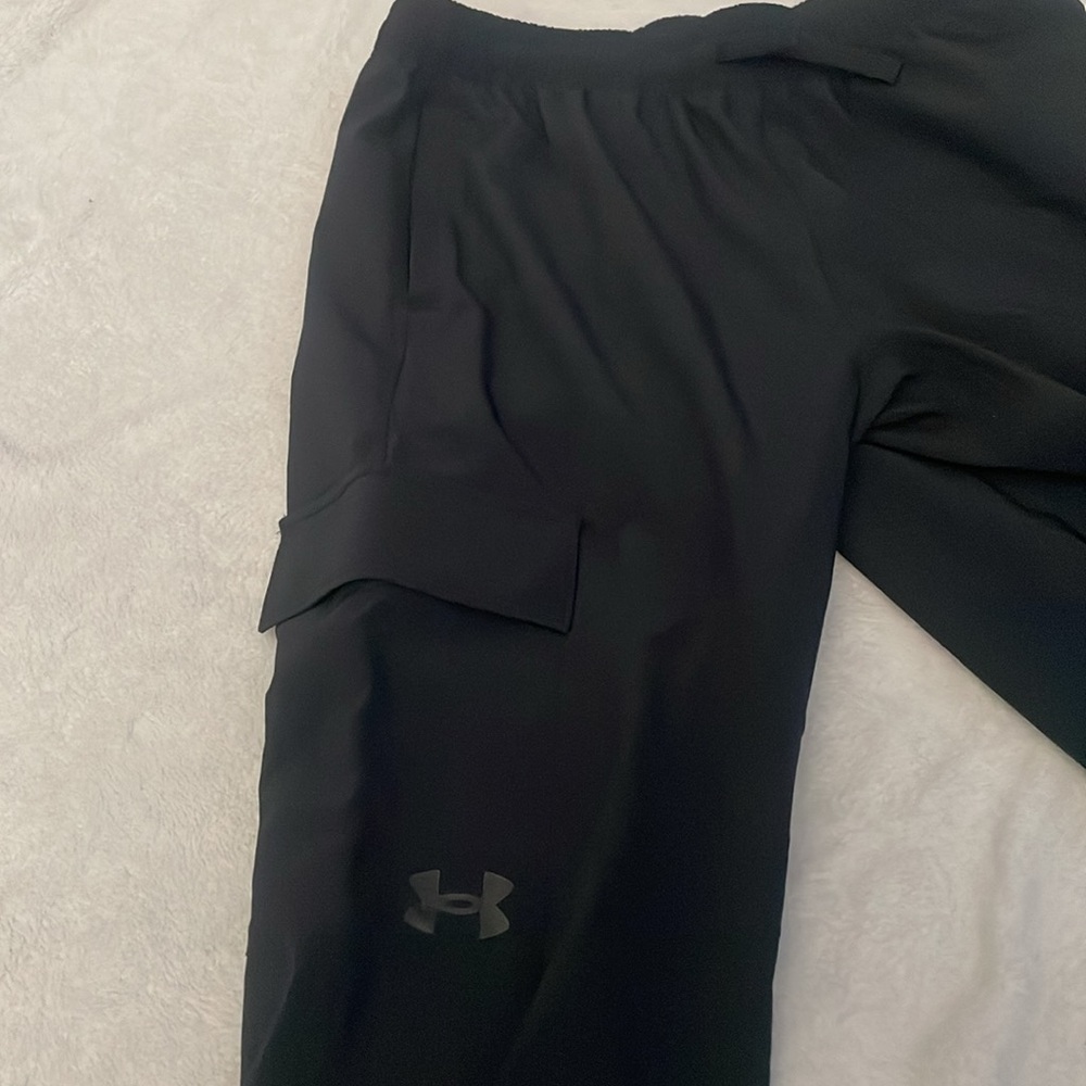 Boys Under Armour Black Athletic Pants - Picture 3 of 4